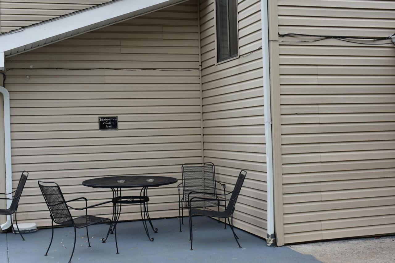 Super 8 By Wyndham La Vale/Cumberland Area Motel Exterior photo