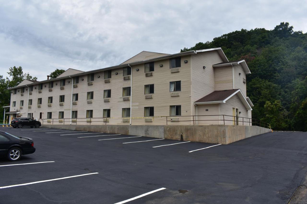 Super 8 By Wyndham La Vale/Cumberland Area Motel Exterior photo